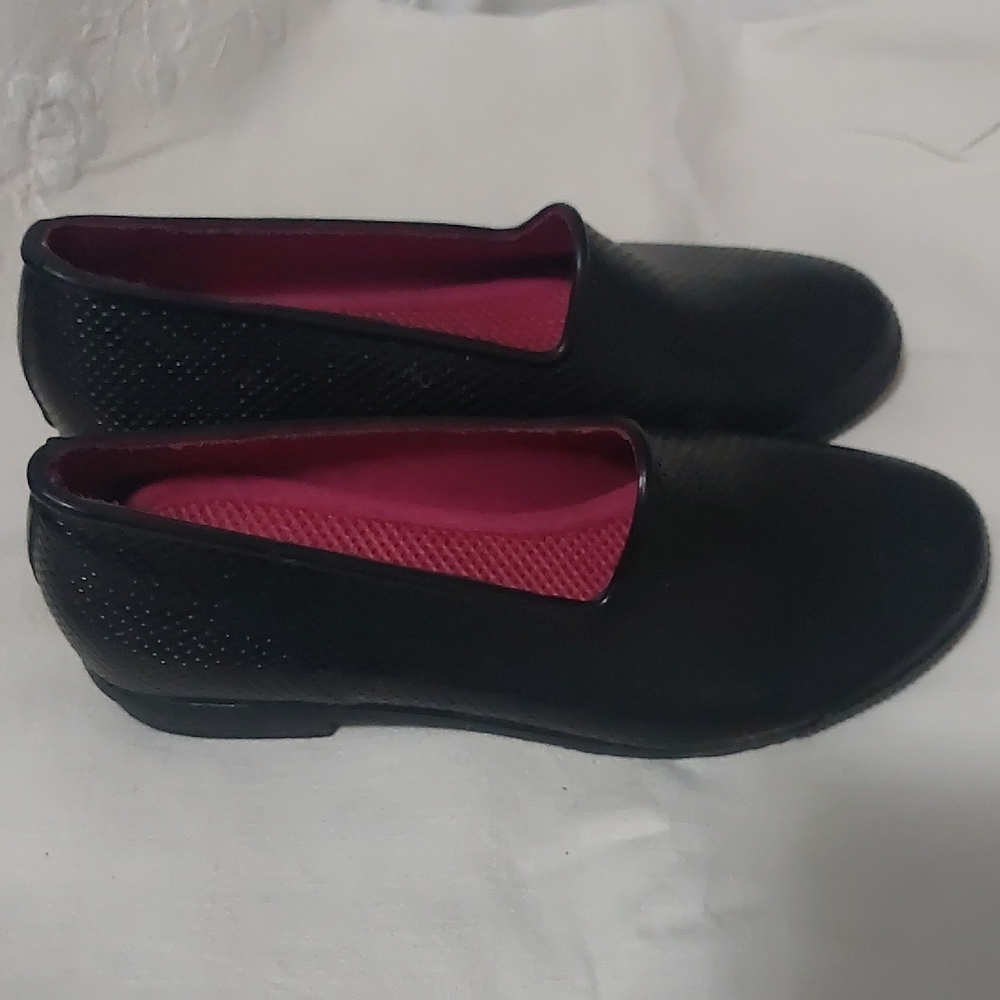 Cougar, Size 10, Black Textured Women's Flats - Picture 4 of 11